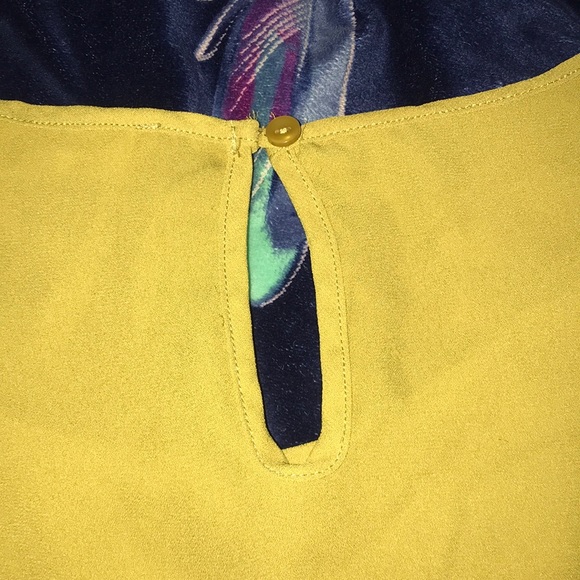 Polyester blouse - Picture 3 of 3